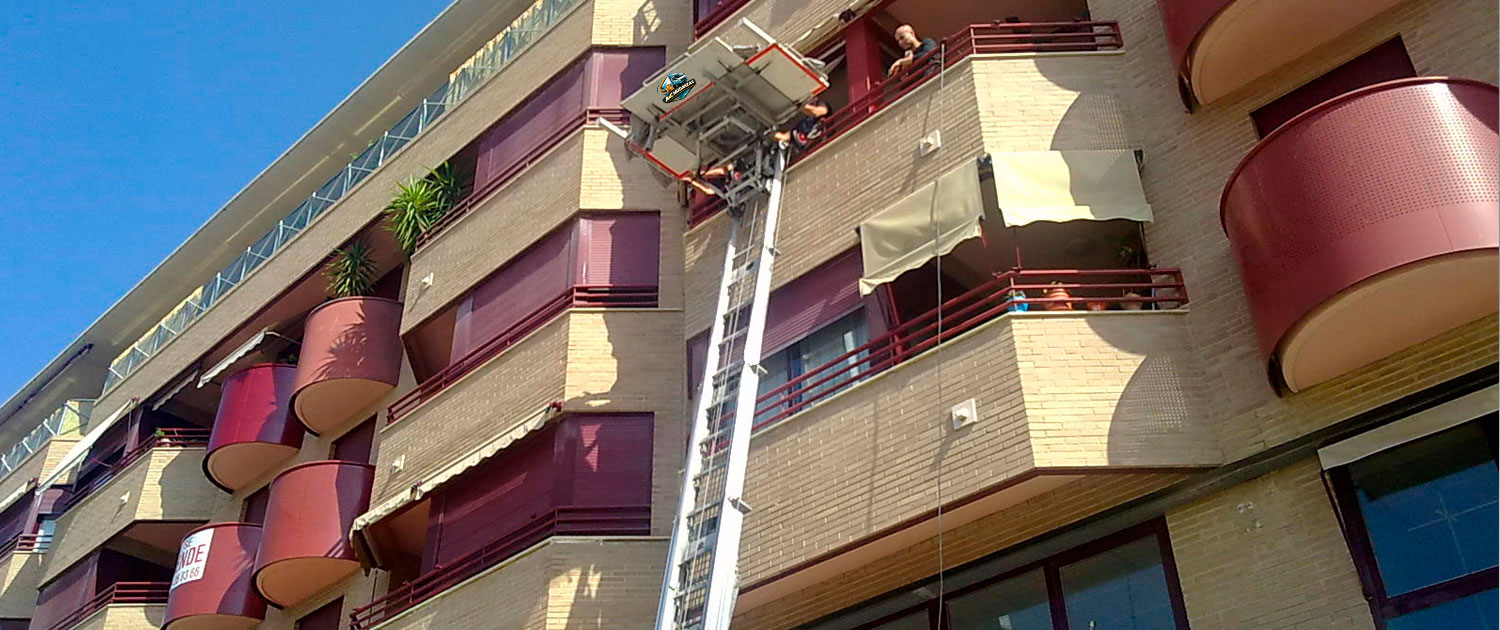 elevador por fachada acmudanzas